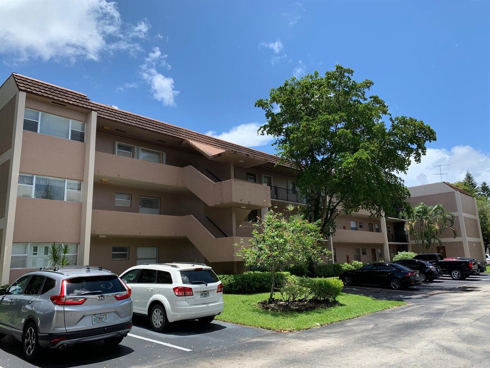 8350 Sands Point Boulevard # E202, Tamarac FL 33321