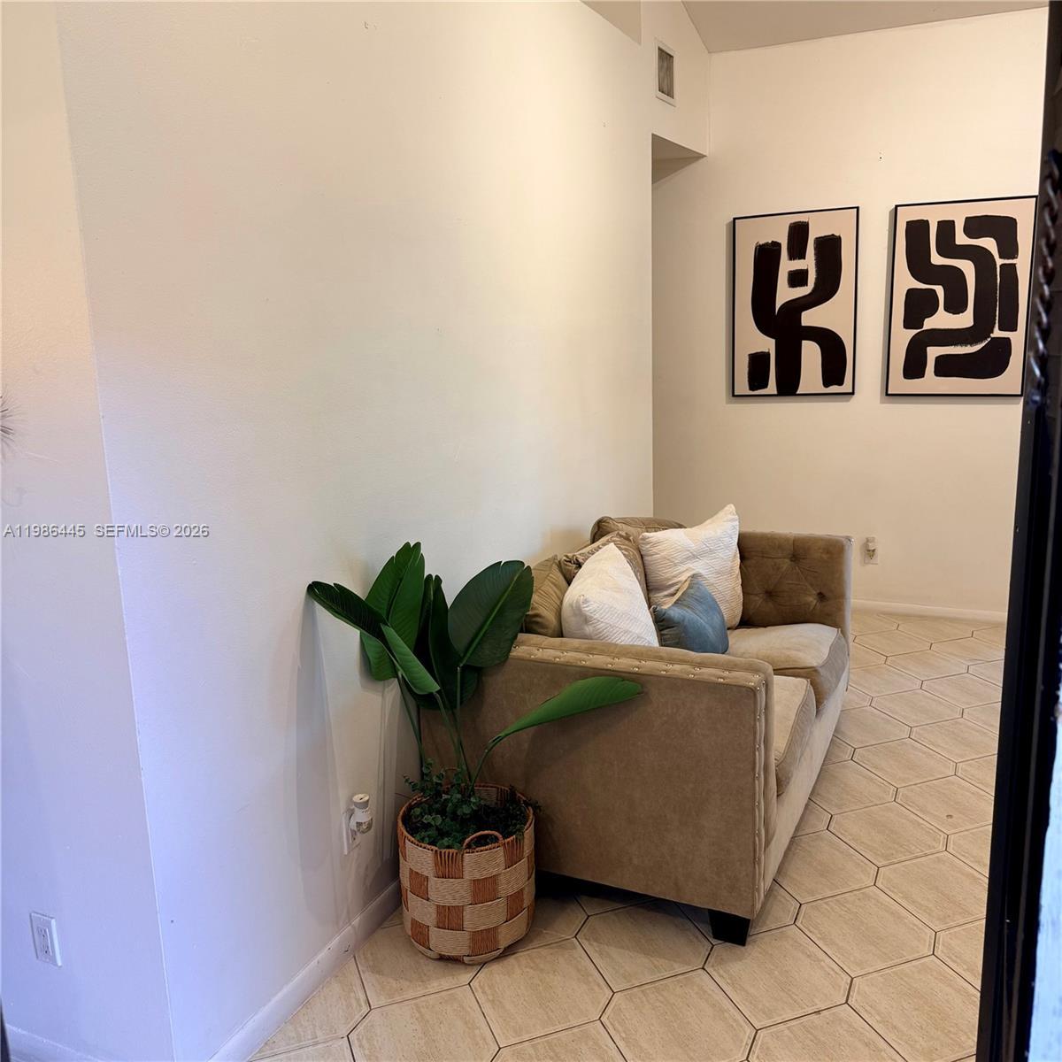 10025 SW 16th St, Pembroke Pines FL 33025 photo 3