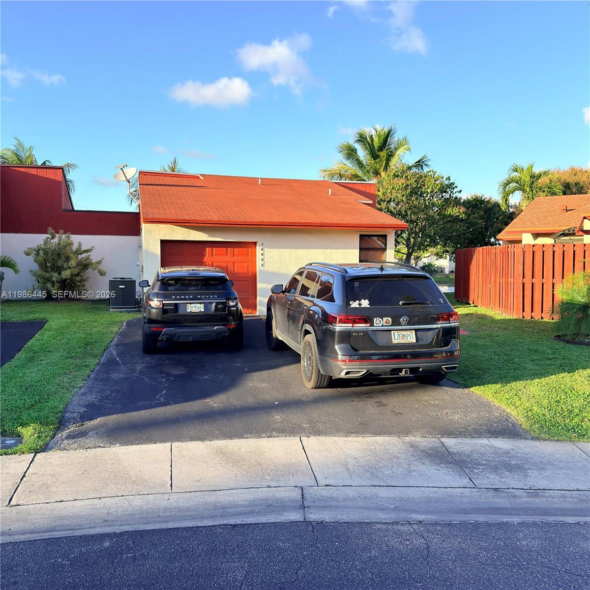 10025 SW 16th St, Pembroke Pines FL 33025