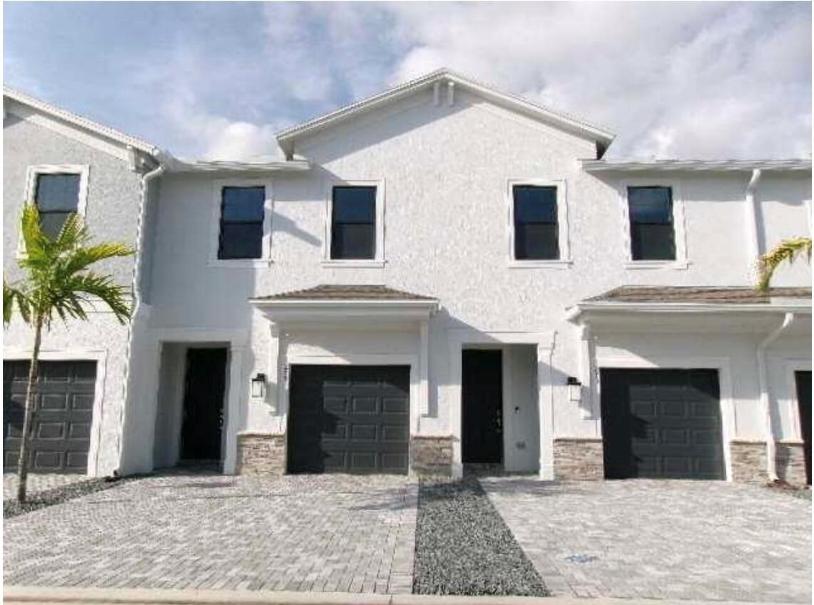 275 SW Sally Way, Stuart FL 34997