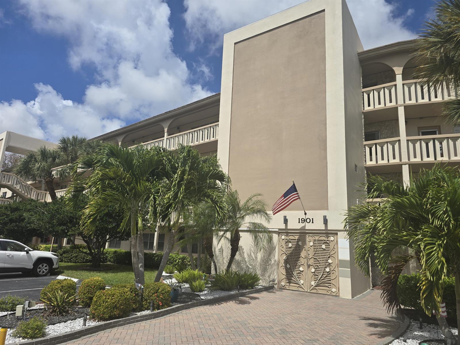 1901 Bermuda Circle # M1, Coconut Creek FL 33066
