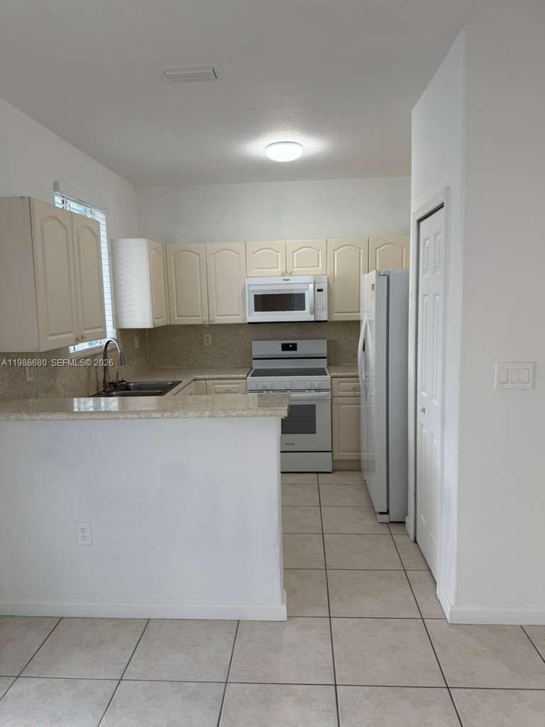 2470 SE 15th Pl # 335, Homestead FL 33035 photo 2
