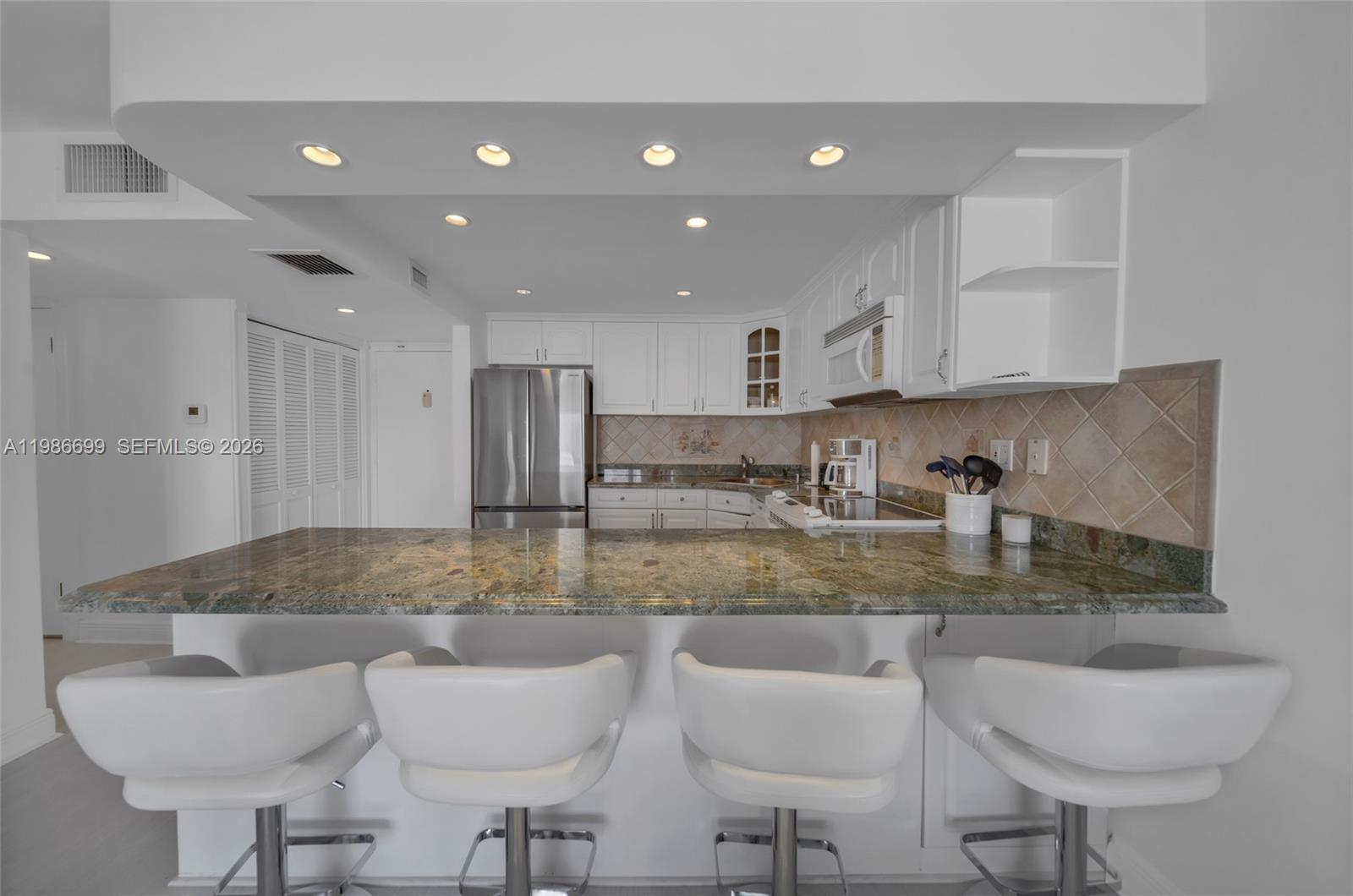 465 Ocean Dr # 1102, Miami Beach FL 33139 photo 3