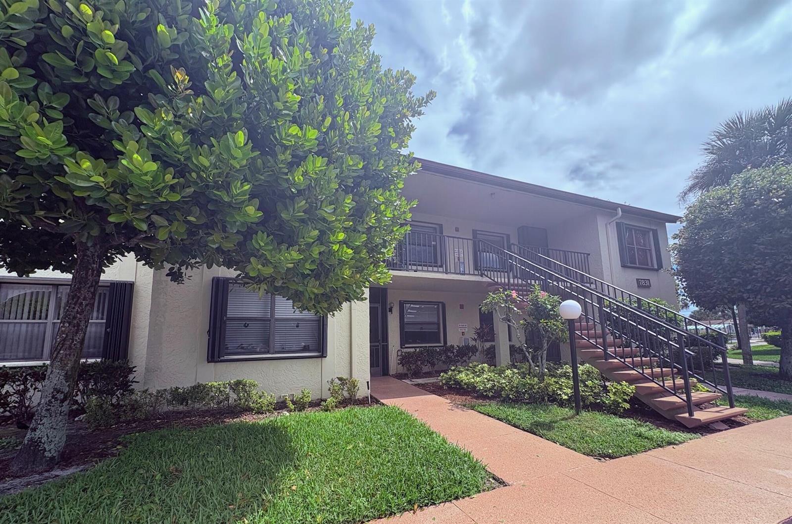 7831 Willow Spring Drive # 526, Lake Worth FL 33467 photo 2