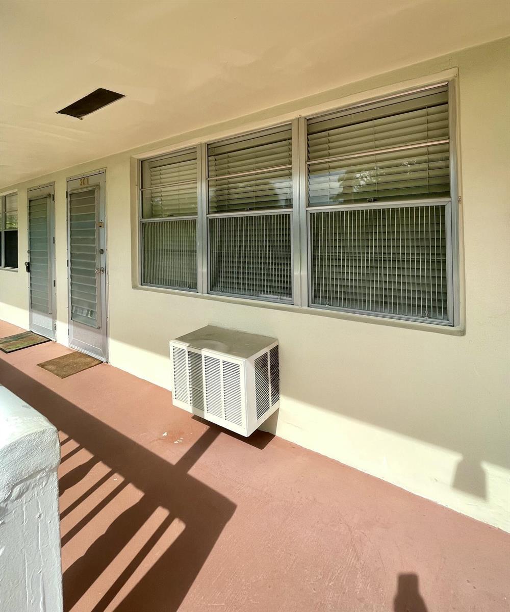 201 Canterbury I, West Palm Beach FL 33417