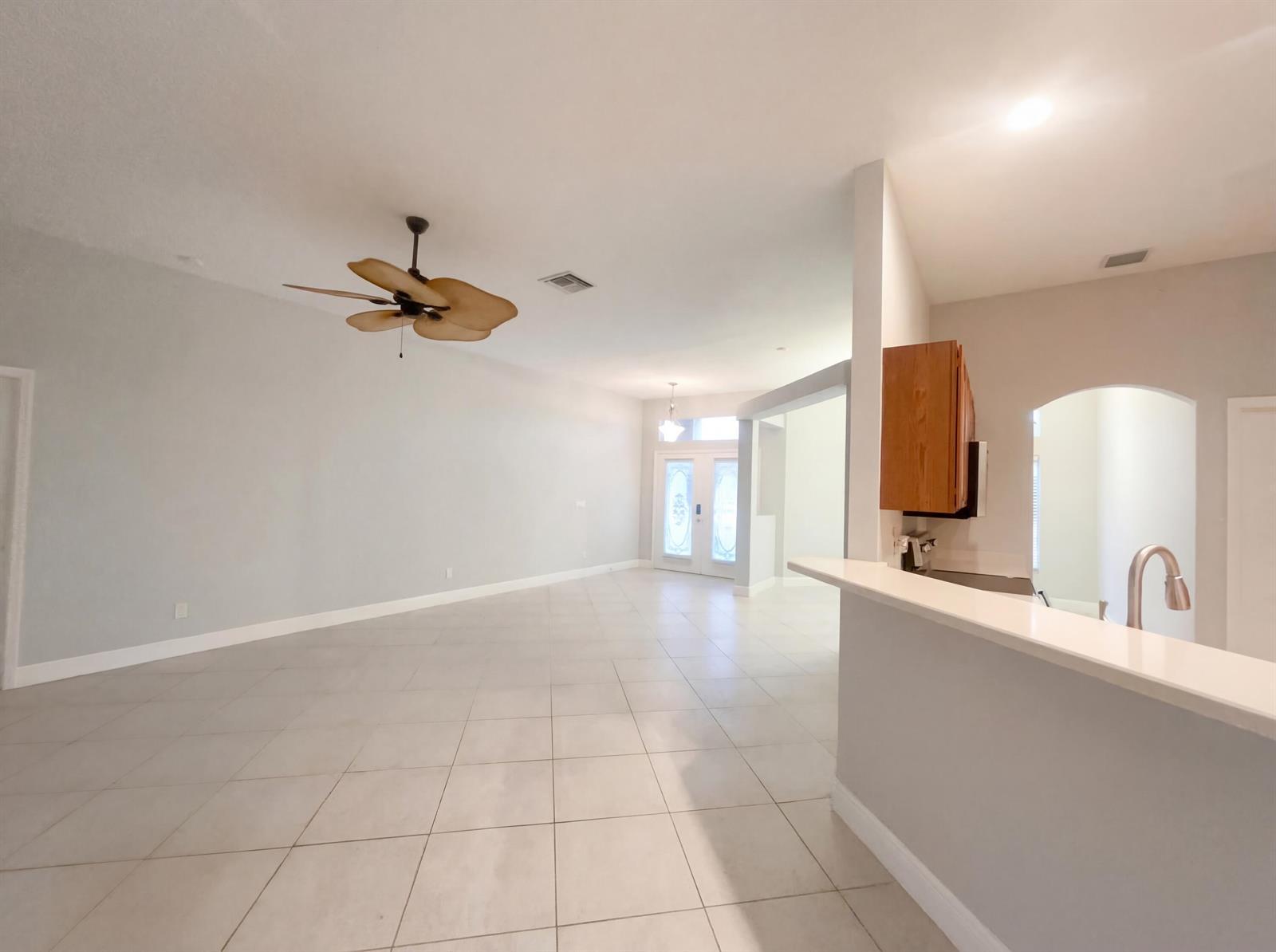 5864 NW Hann Drive, FL 34986 photo 3