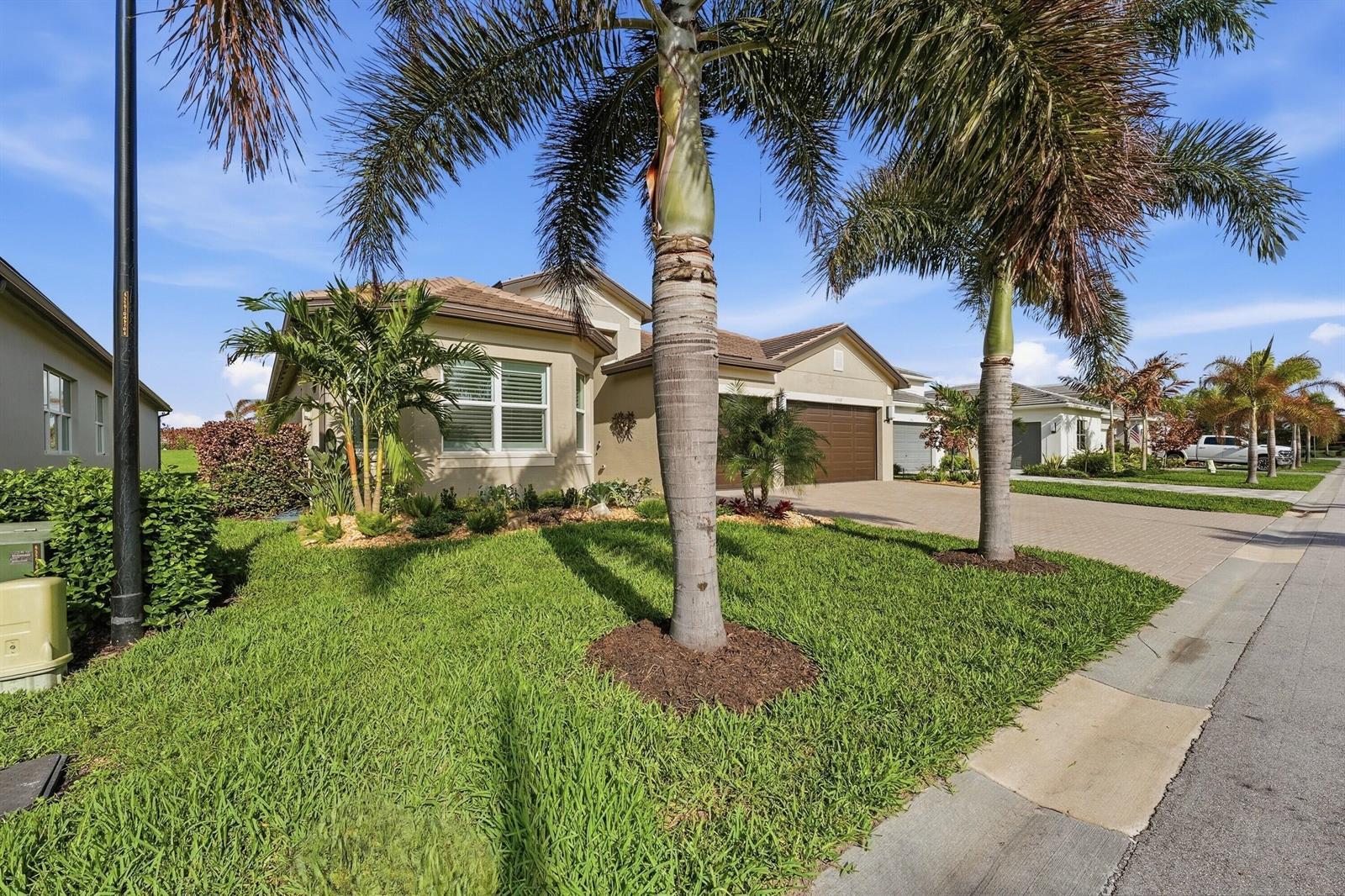 11968 SW Whitewater Falls Court, Port St. Lucie FL 34987 photo 3