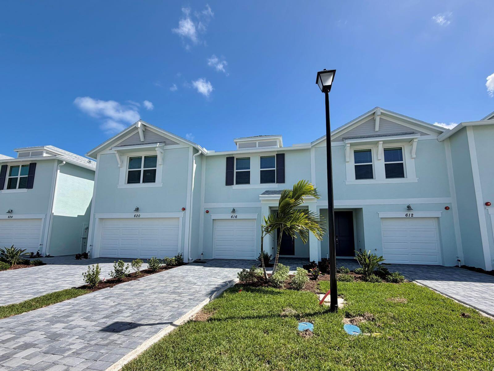 616 Salisbury Circle, Fort Pierce FL 34982 photo 2