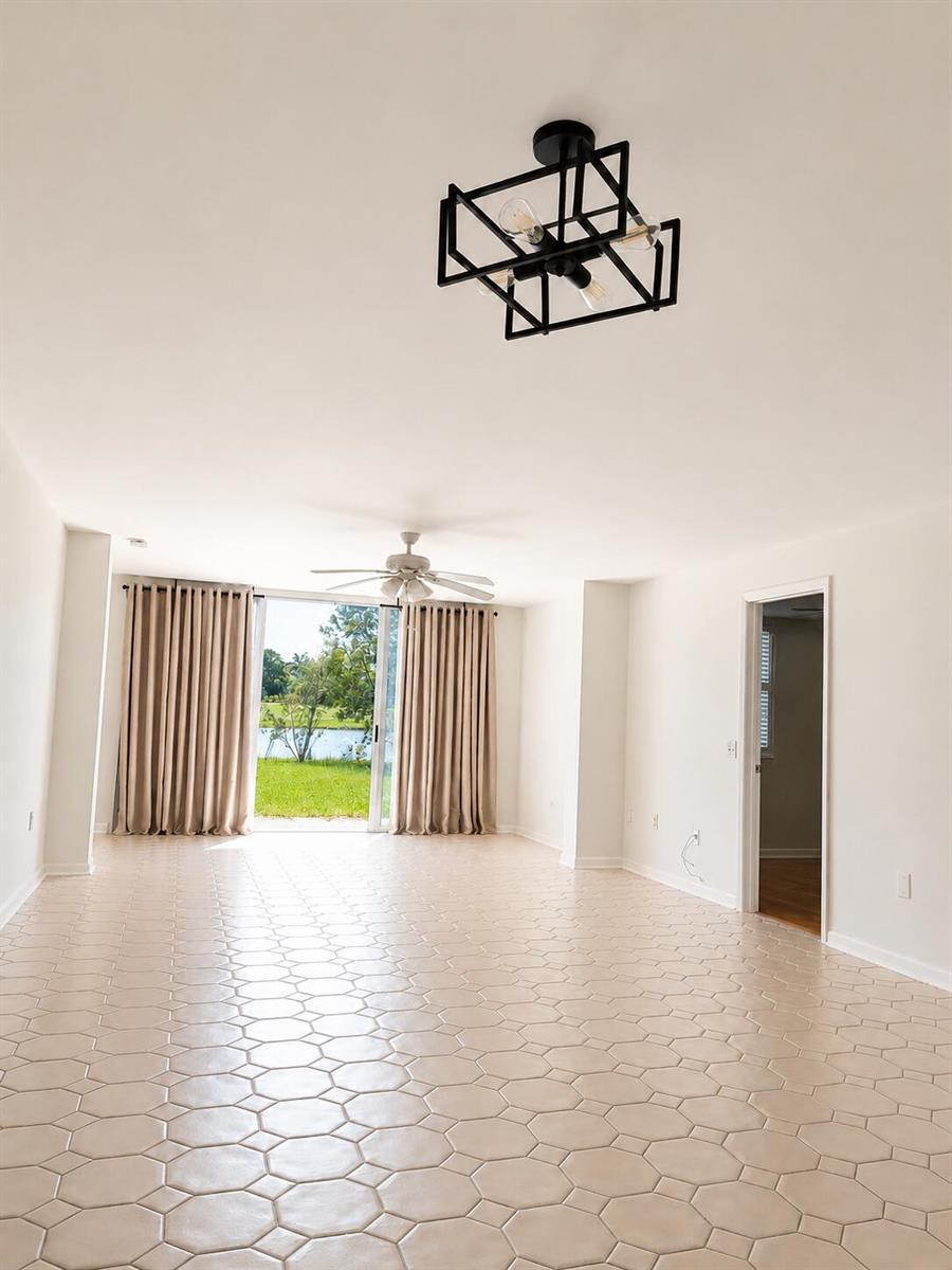 4266 Deste Court # 107, Lake Worth FL 33467 photo 2