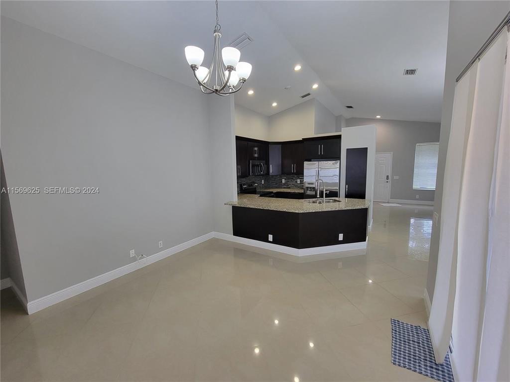 928 Falling Water Road, Weston FL 33326 photo 4