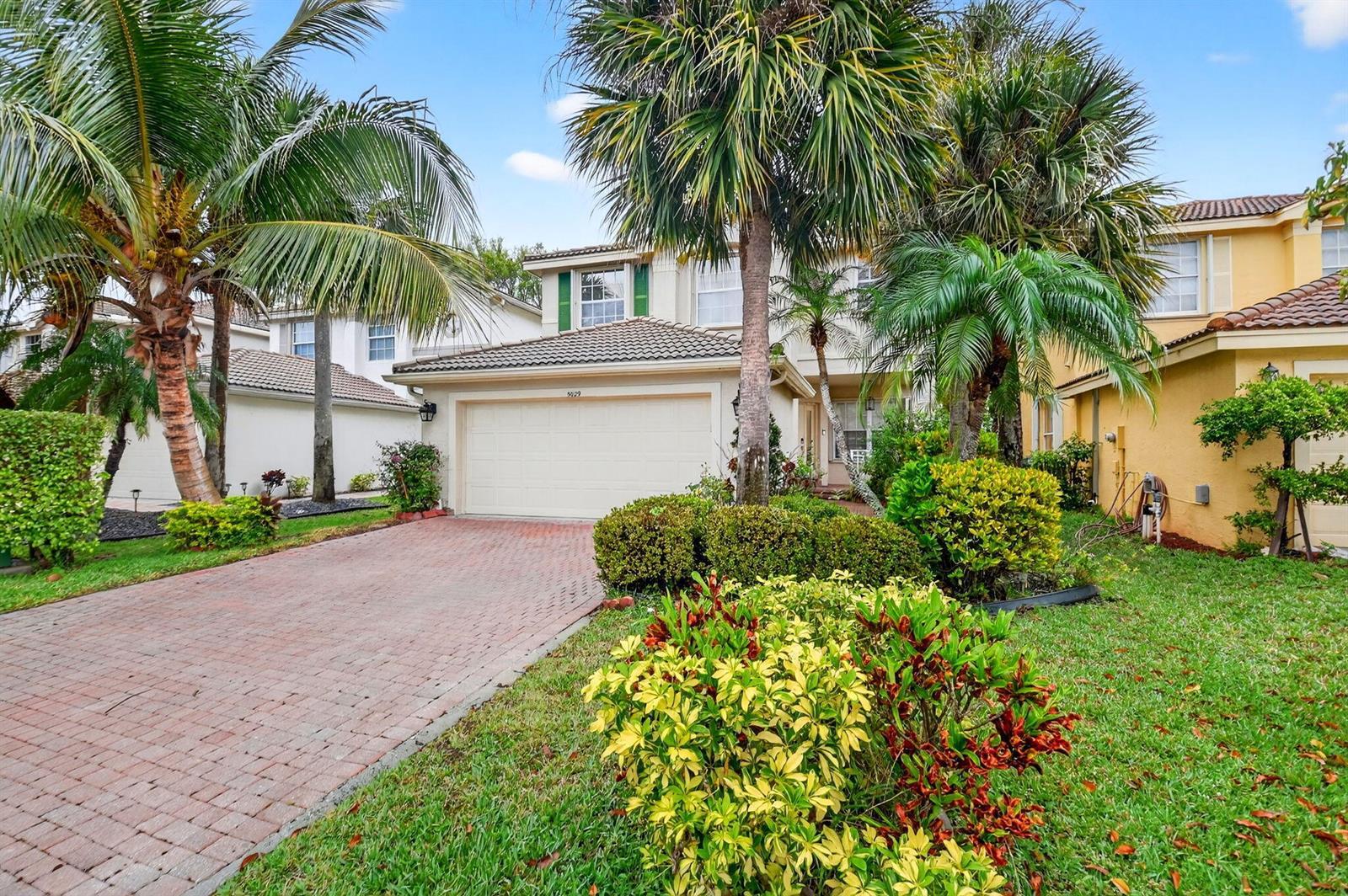 5029 Starblaze Drive, FL 33463 photo 2