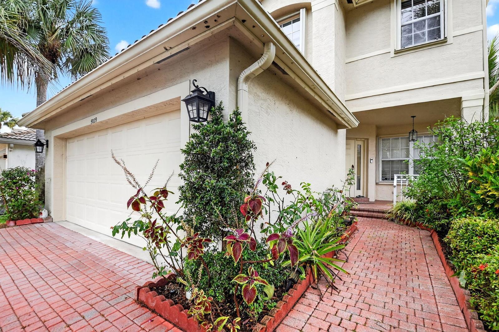 5029 Starblaze Drive, FL 33463 photo 4