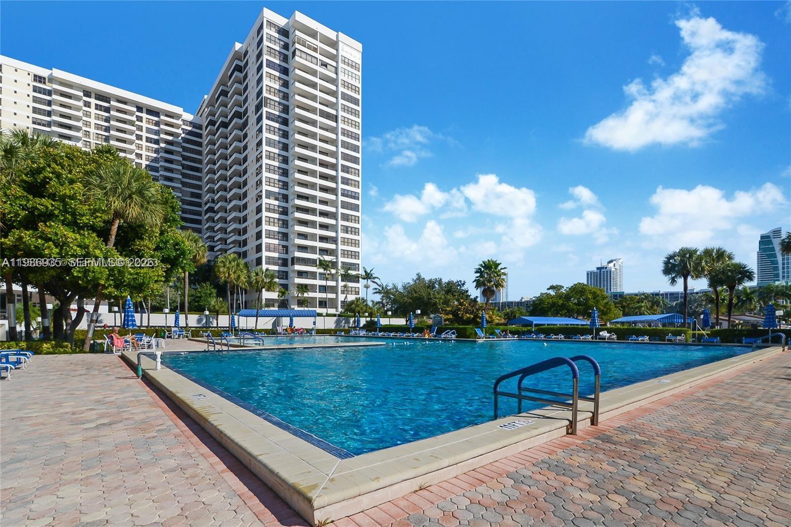 2500 Parkview Dr # 2012, Hallandale Beach FL 33009 photo 2