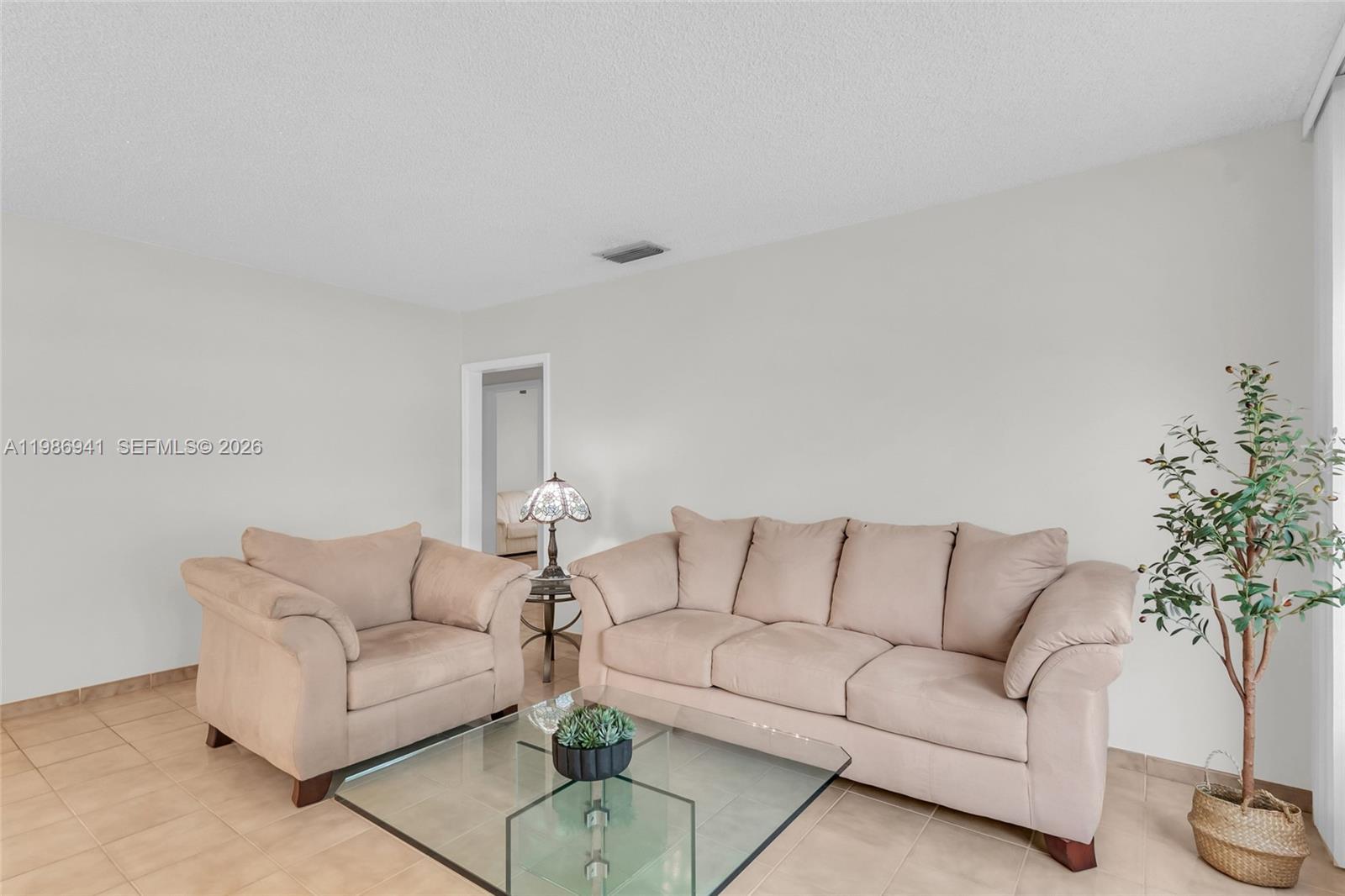 1081 SW 63rd Ave, West Miami FL 33144 photo 4