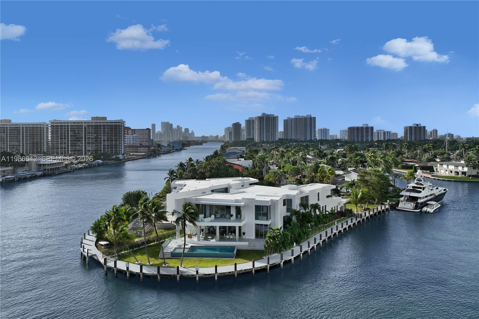 501 Palm Dr, Hallandale Beach FL 33009 photo 2