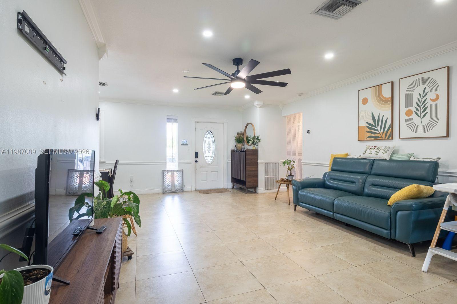 8740 NW 11th St, Pembroke Pines FL 33024 photo 4