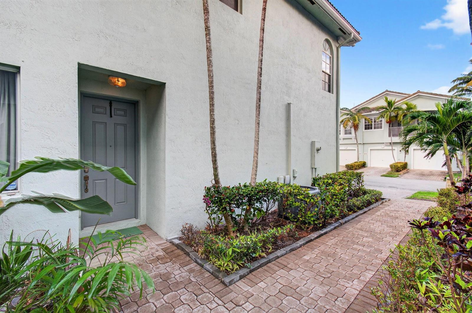 3167 Laurel Ridge Circle, Riviera Beach FL 33404 photo 3