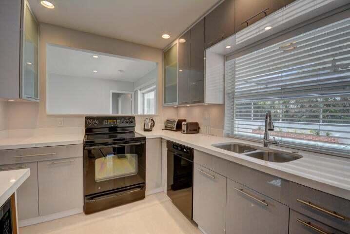 3911 NW 4th Court, Boca Raton FL 33431 photo 2