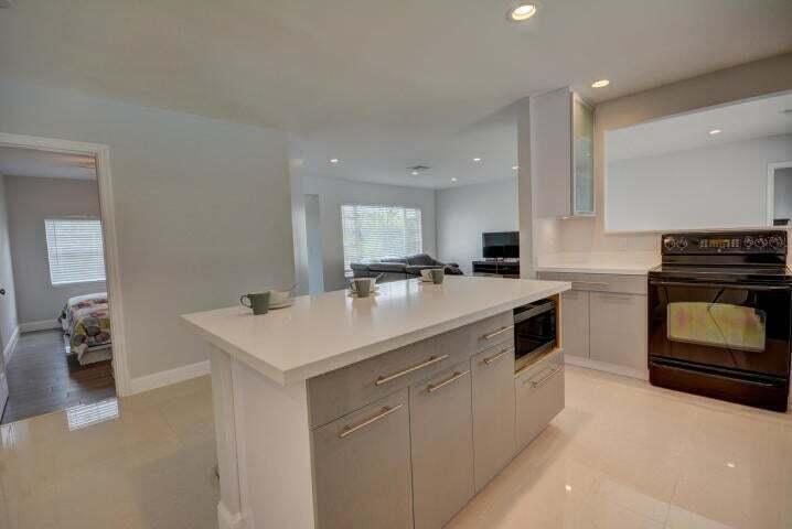 3911 NW 4th Court, Boca Raton FL 33431 photo 3