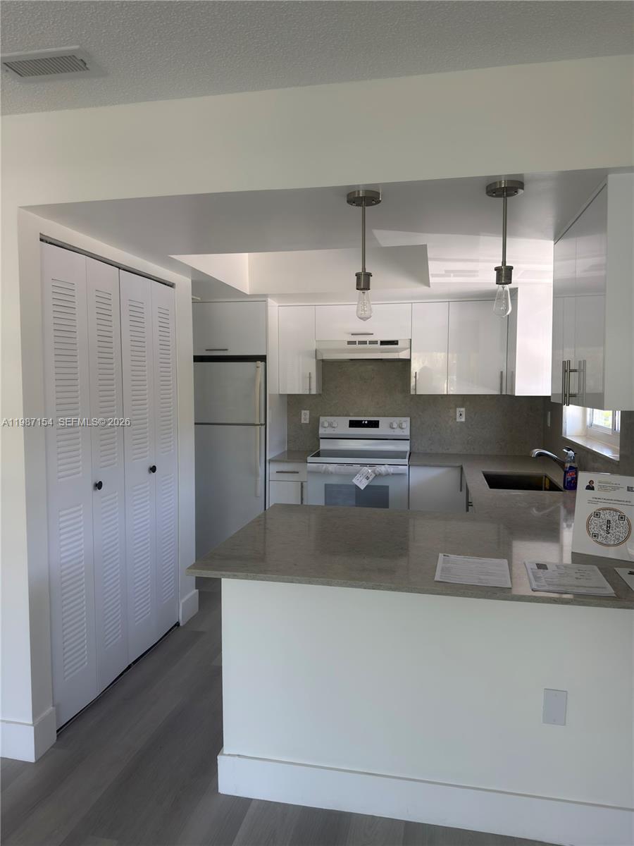 11163 NW 7th St # 19, Miami FL 33172 photo 2