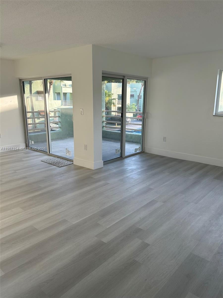 11163 NW 7th St # 19, Miami FL 33172 photo 3