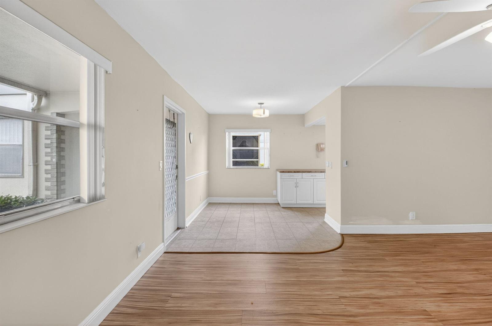 204 Flanders E, Delray Beach FL 33484 photo 3