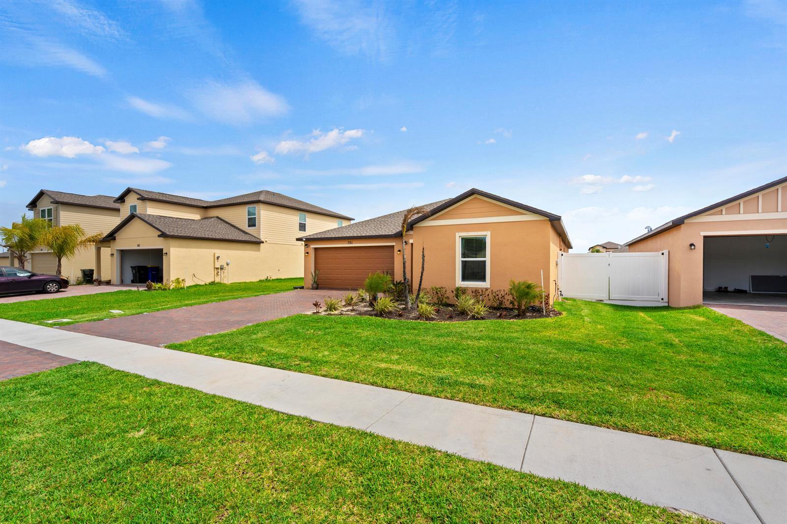 701 Carlyle Way, Fort Pierce FL 34947 photo 4