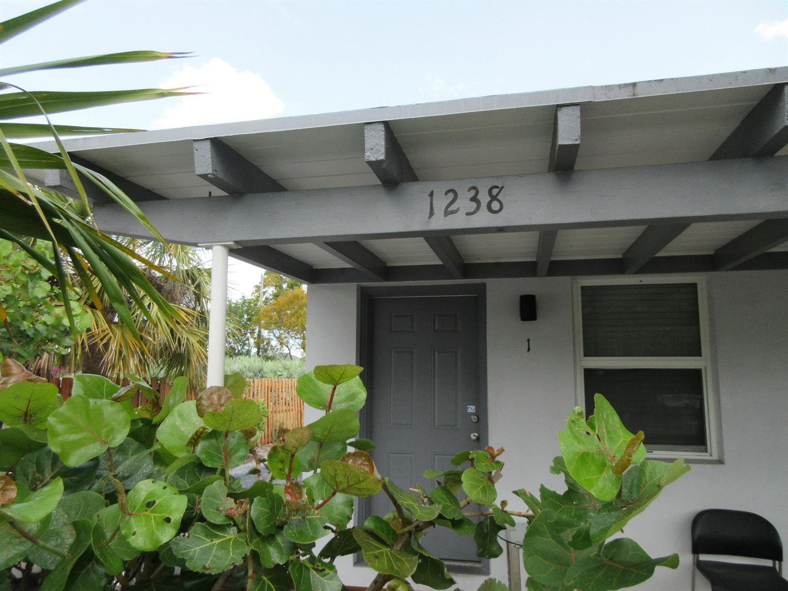 1238 17th Avenue N # 6, FL 33460 photo 2