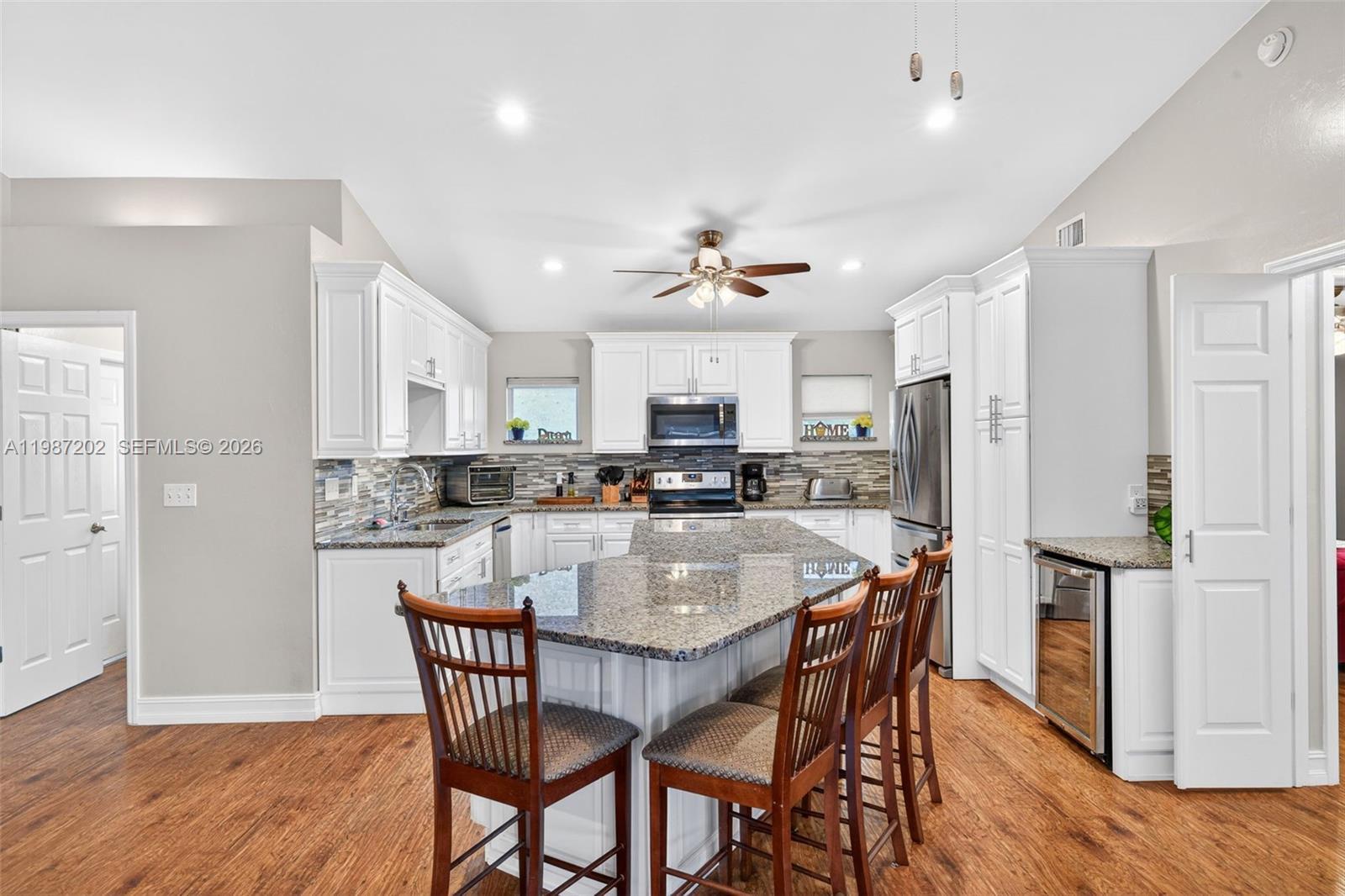 432 NE 18th Ave, Cape Coral FL 33909 photo 4