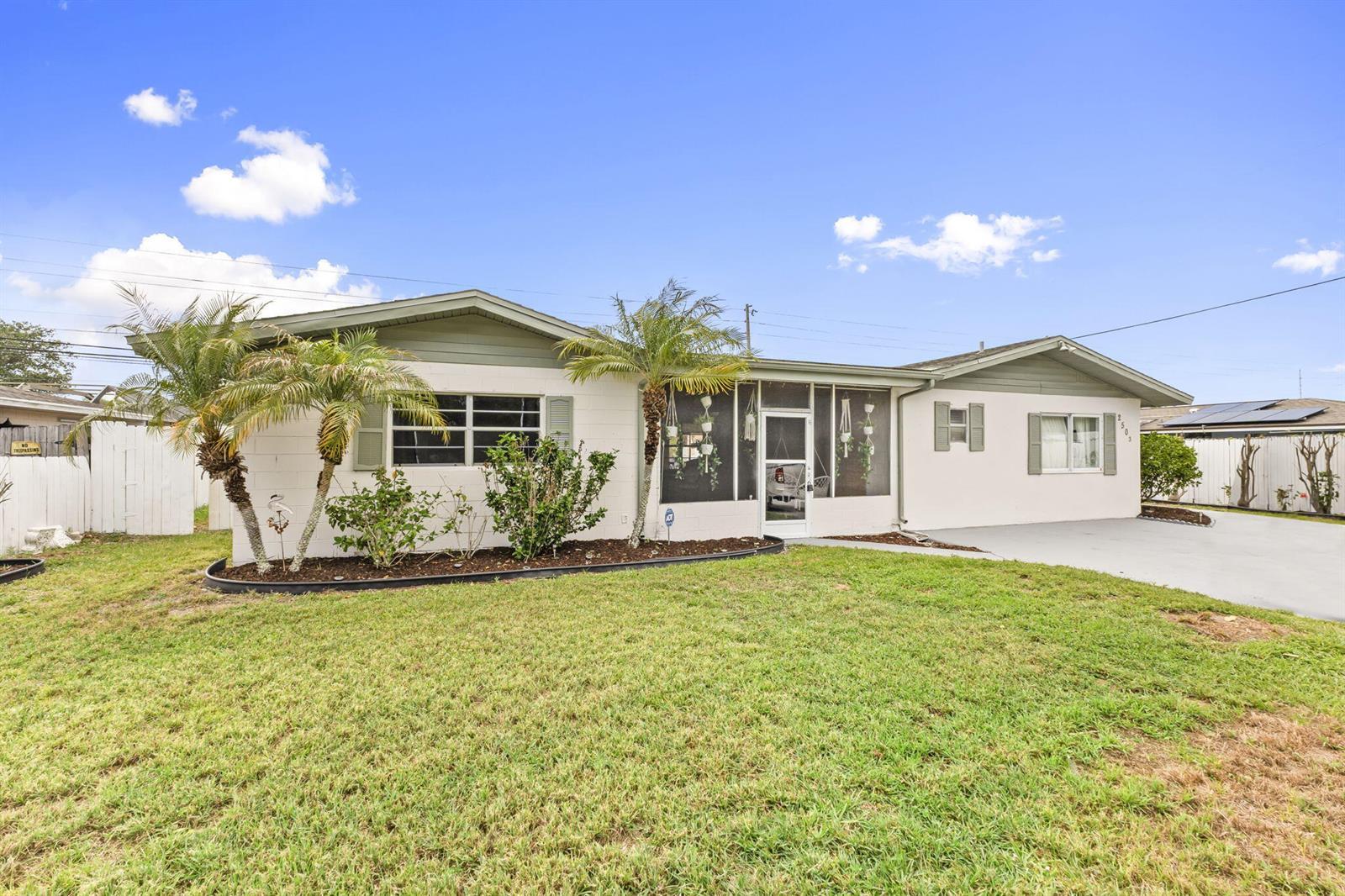 2503 Chesterfield Drive, Fort Pierce FL 34982 photo 3