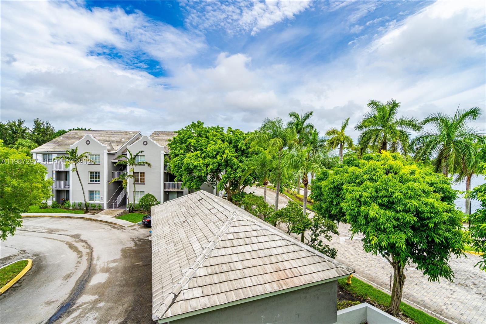 11185 SW 6th St # 301, Pembroke Pines FL 33025 photo 5