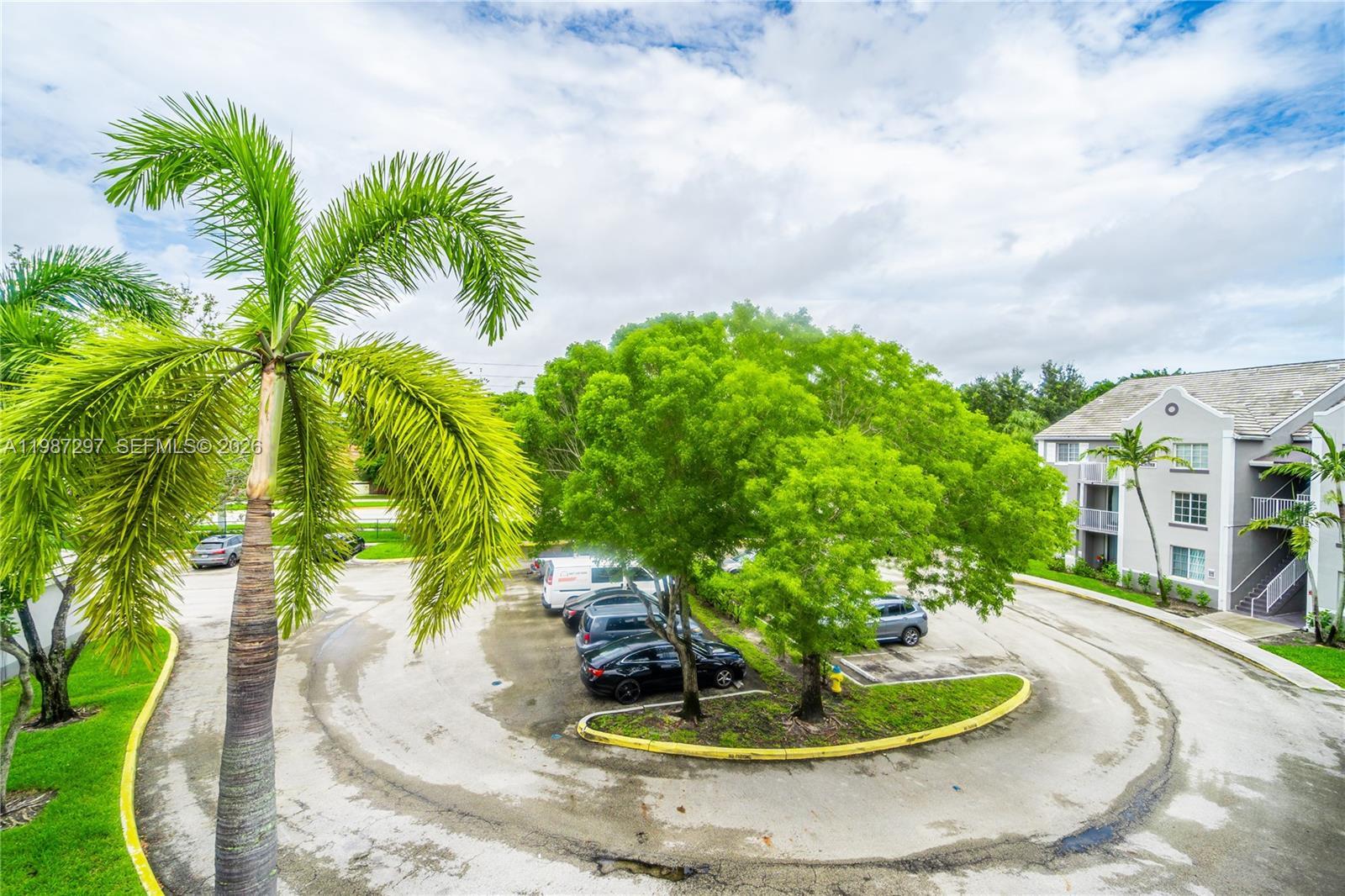 11185 SW 6th St # 301, Pembroke Pines FL 33025 photo 4