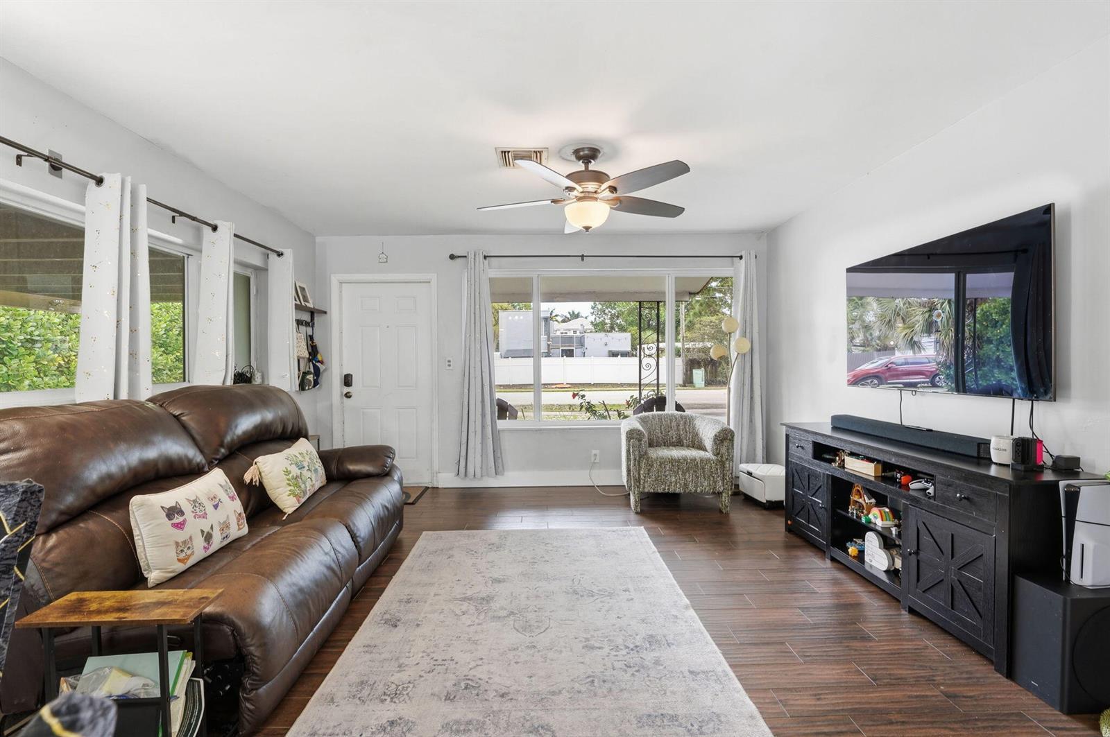2725 NE 6th Avenue, Wilton Manors FL 33334 photo 4