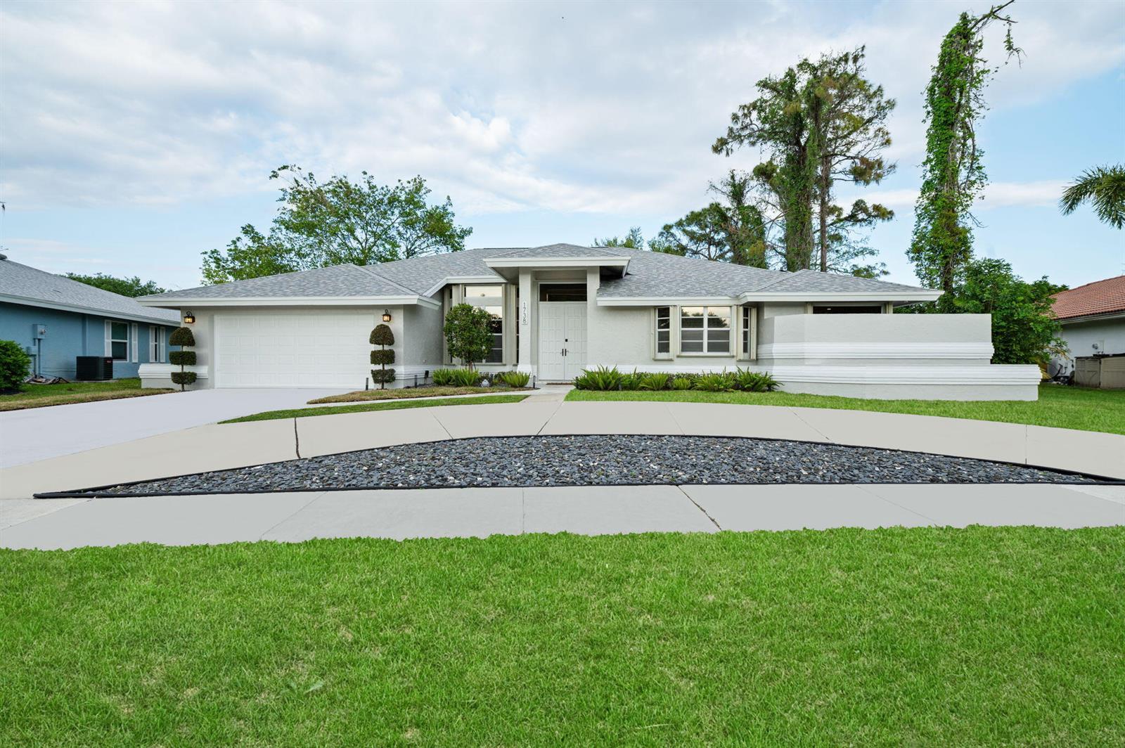 1738 Lindsey Court, Wellington FL 33414 photo 3