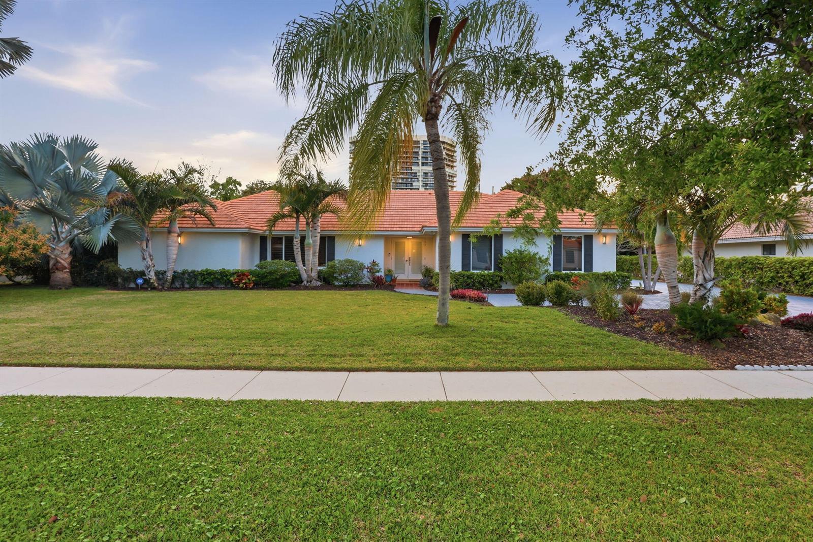 2001 Embassy Drive, West Palm Beach FL 33401 photo 2