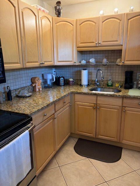 2562 Garden Drive N # 305, FL 33461 photo 5