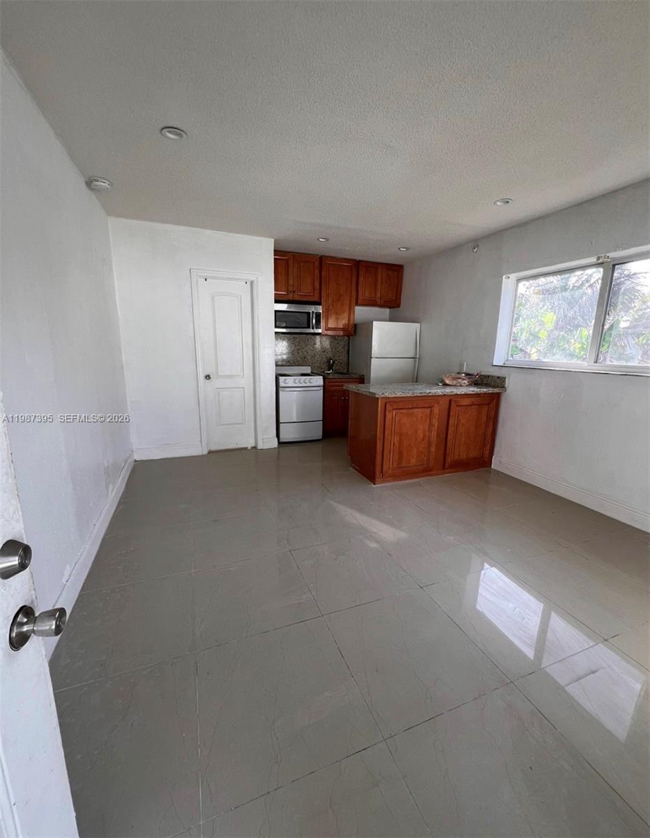 6220 Dawson St, Hollywood FL 33023 photo 4