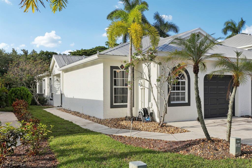 10709 Pelican Drive, Wellington FL 33414