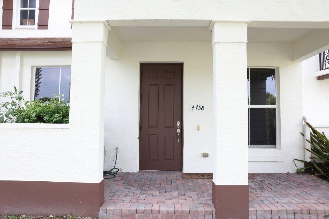 4758 Sierra Lane, Coconut Creek FL 33073 photo 2