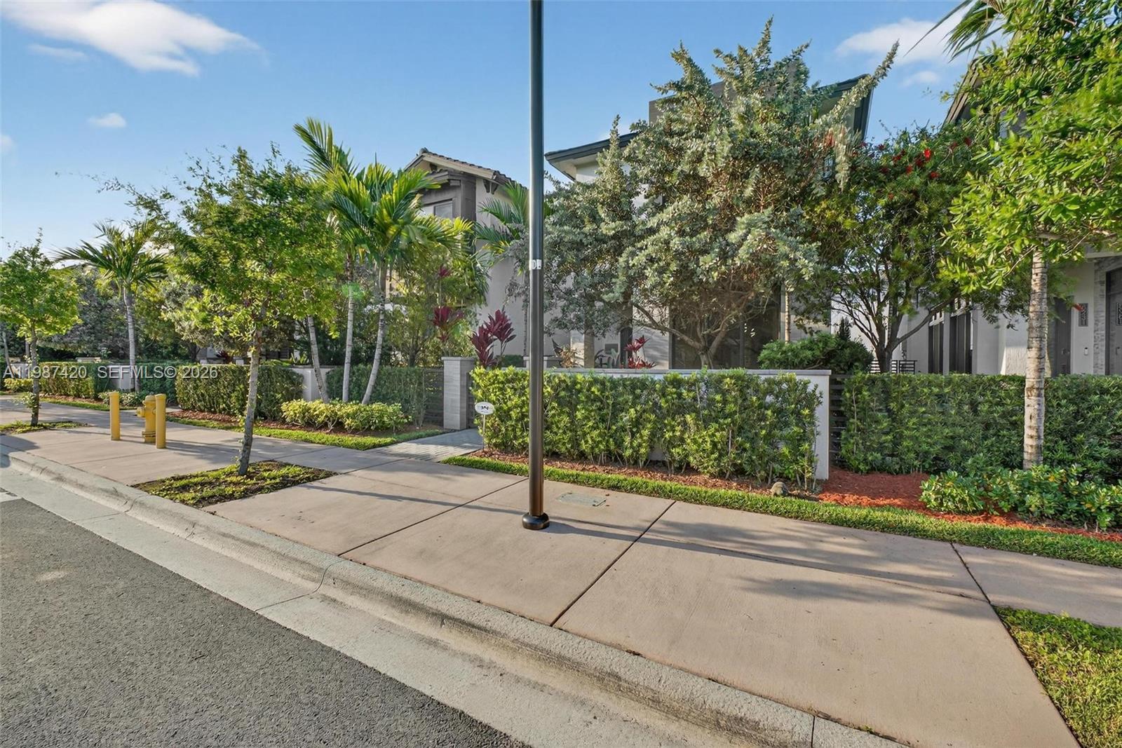 8237 NW 43rd St, Doral FL 33166 photo 3