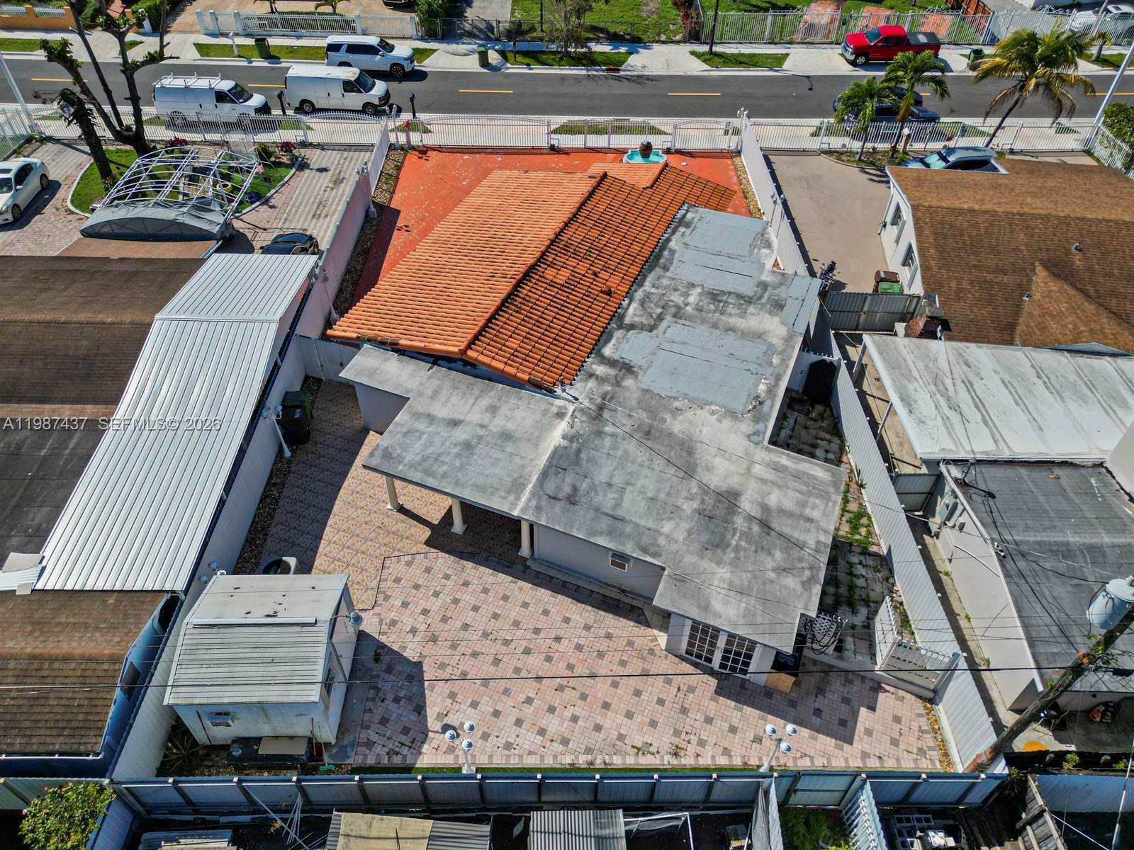 871 SE 5th Pl, Hialeah FL 33010 photo 5