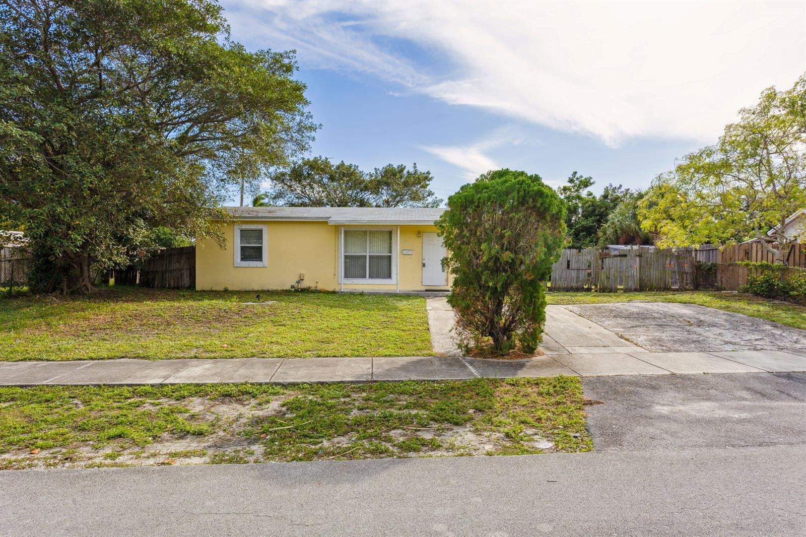 520 NE 45th Street, Deerfield Beach FL 33064