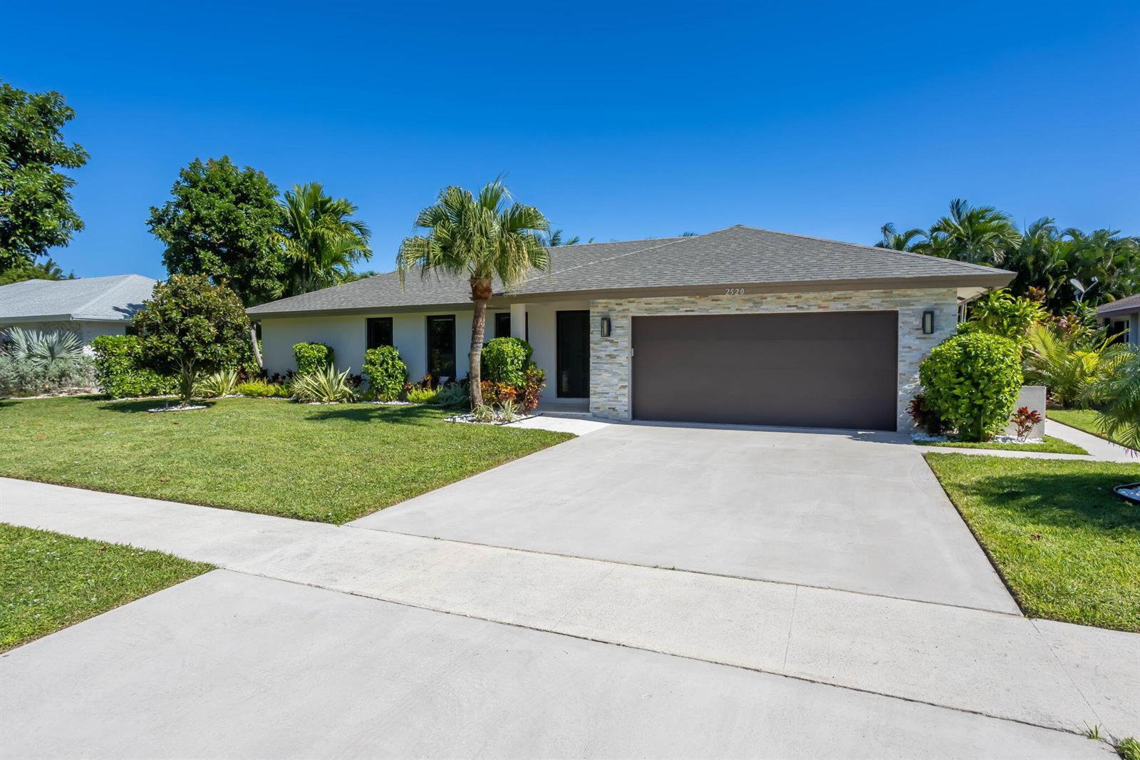 2520 SW 5th Street, Boynton Beach FL 33435 photo 2
