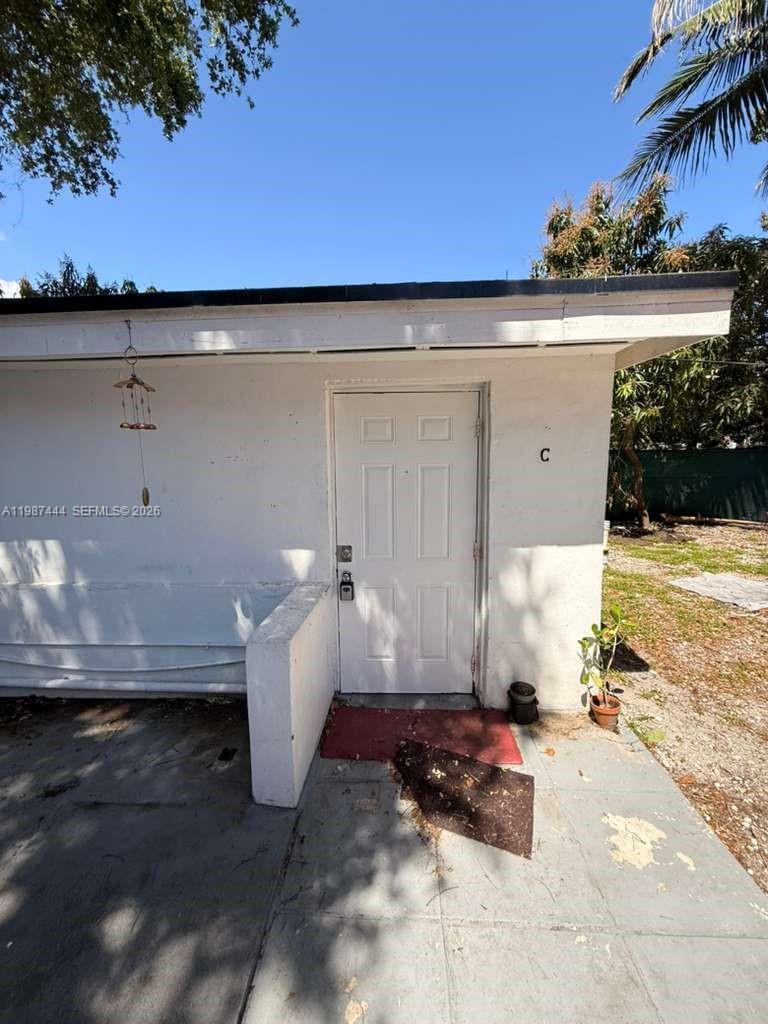 2265 NW 100th St # C, Miami FL 33147