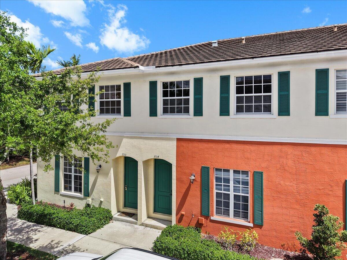 704 SW 2nd Avenue, Pompano Beach FL 33060