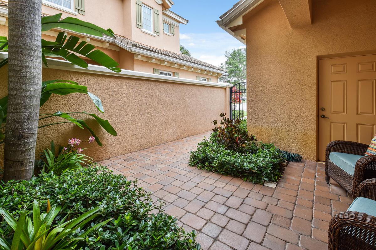 4679 Cadiz Circle, Palm Beach Gardens FL 33418 photo 5