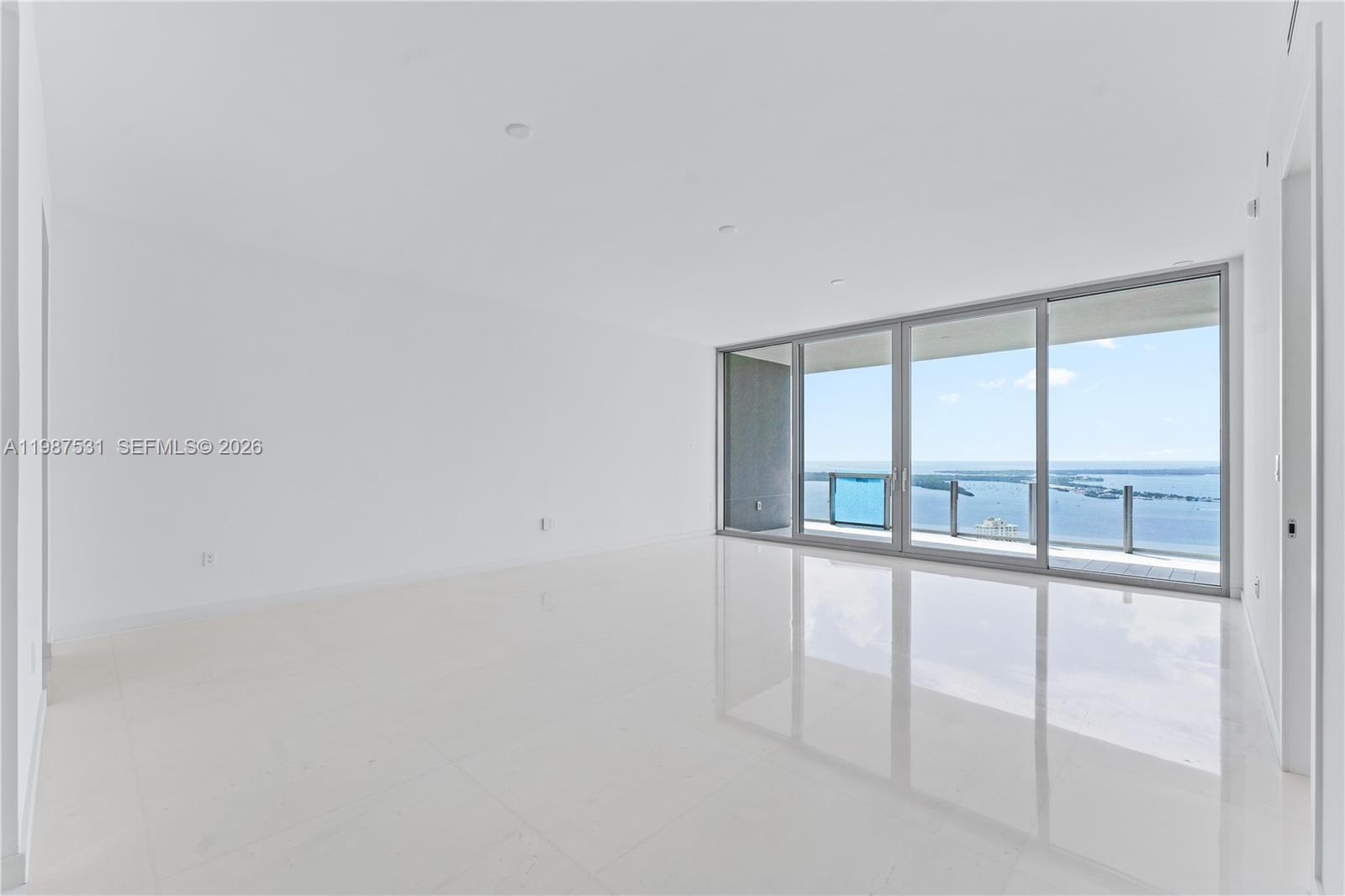 300 Biscayne Blvd Way # 5003, Miami FL 33131 photo 2
