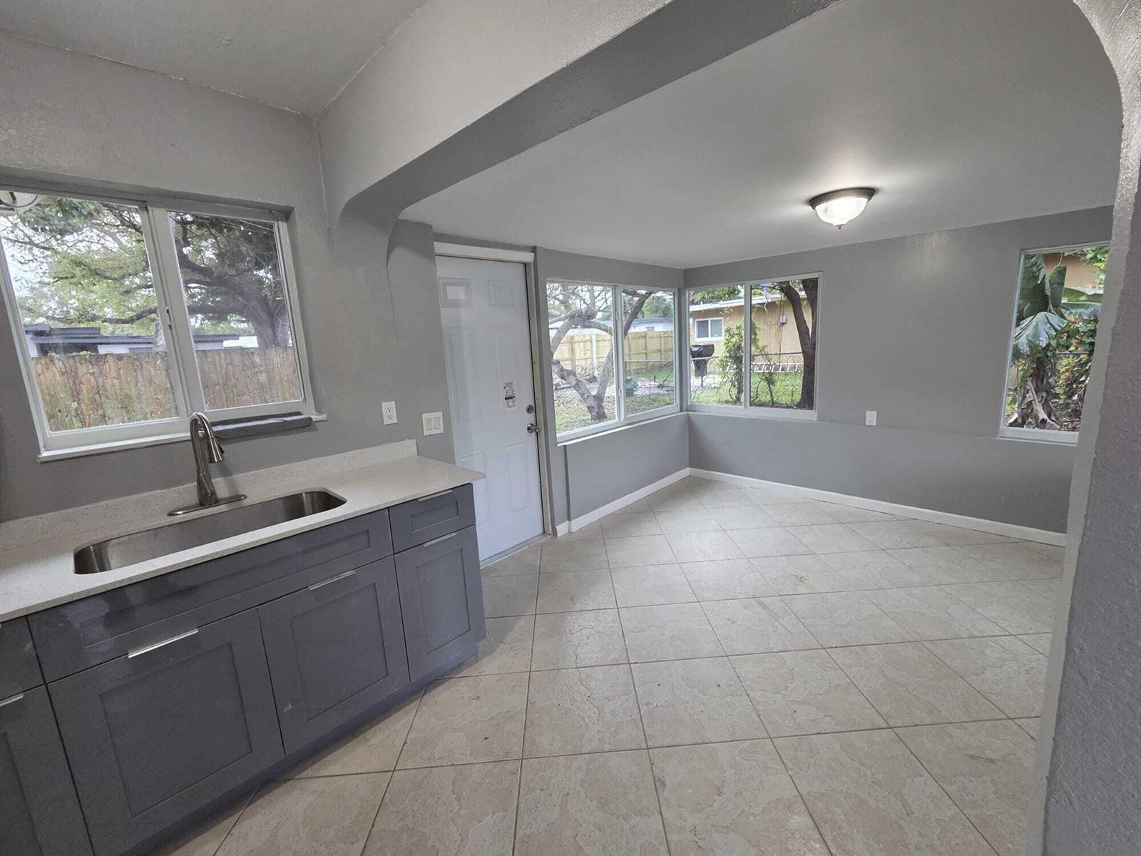 5720 Cleveland Street, Hollywood FL 33021