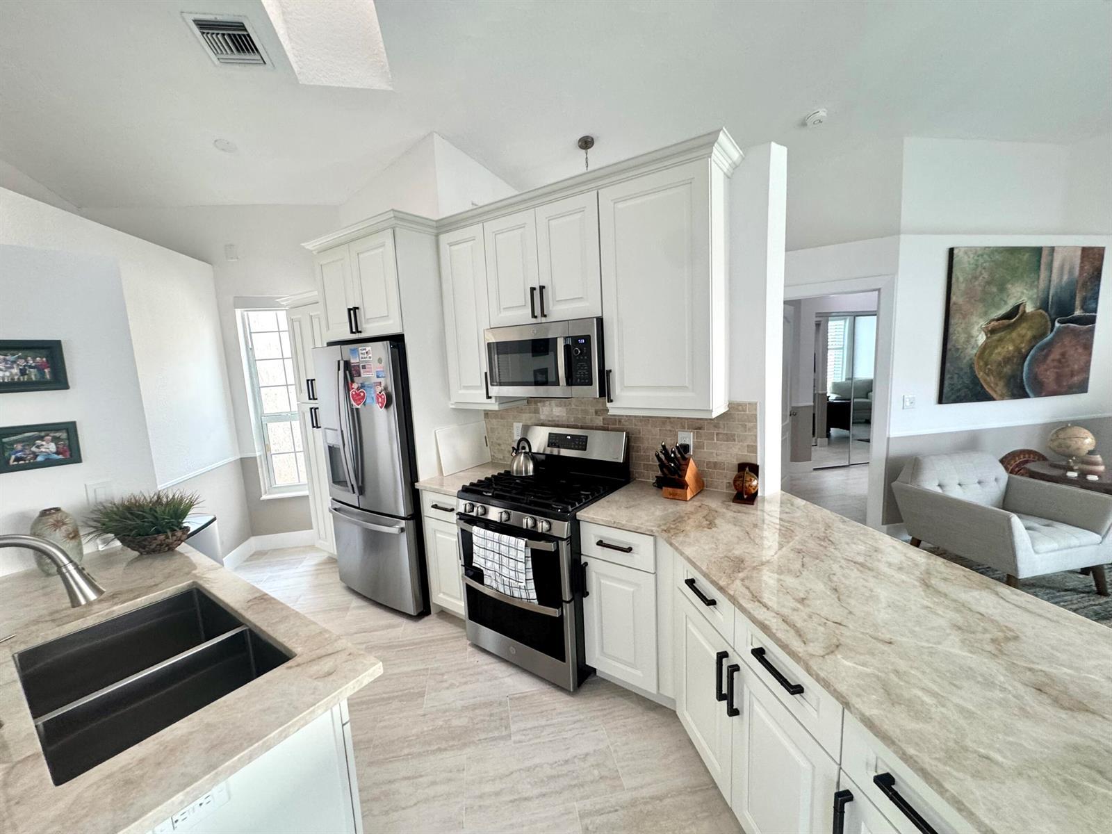 25 Via Carrara, Palm Beach Gardens FL 33418 photo 4