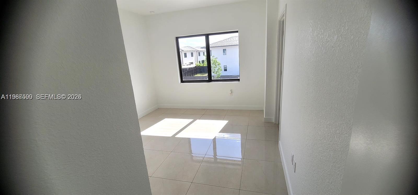 110 NW 11th Ct, Florida City FL 33034 photo 2
